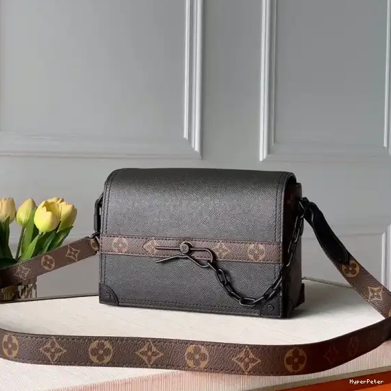 VUITTON LOUIS SOFT TRUNK 0622